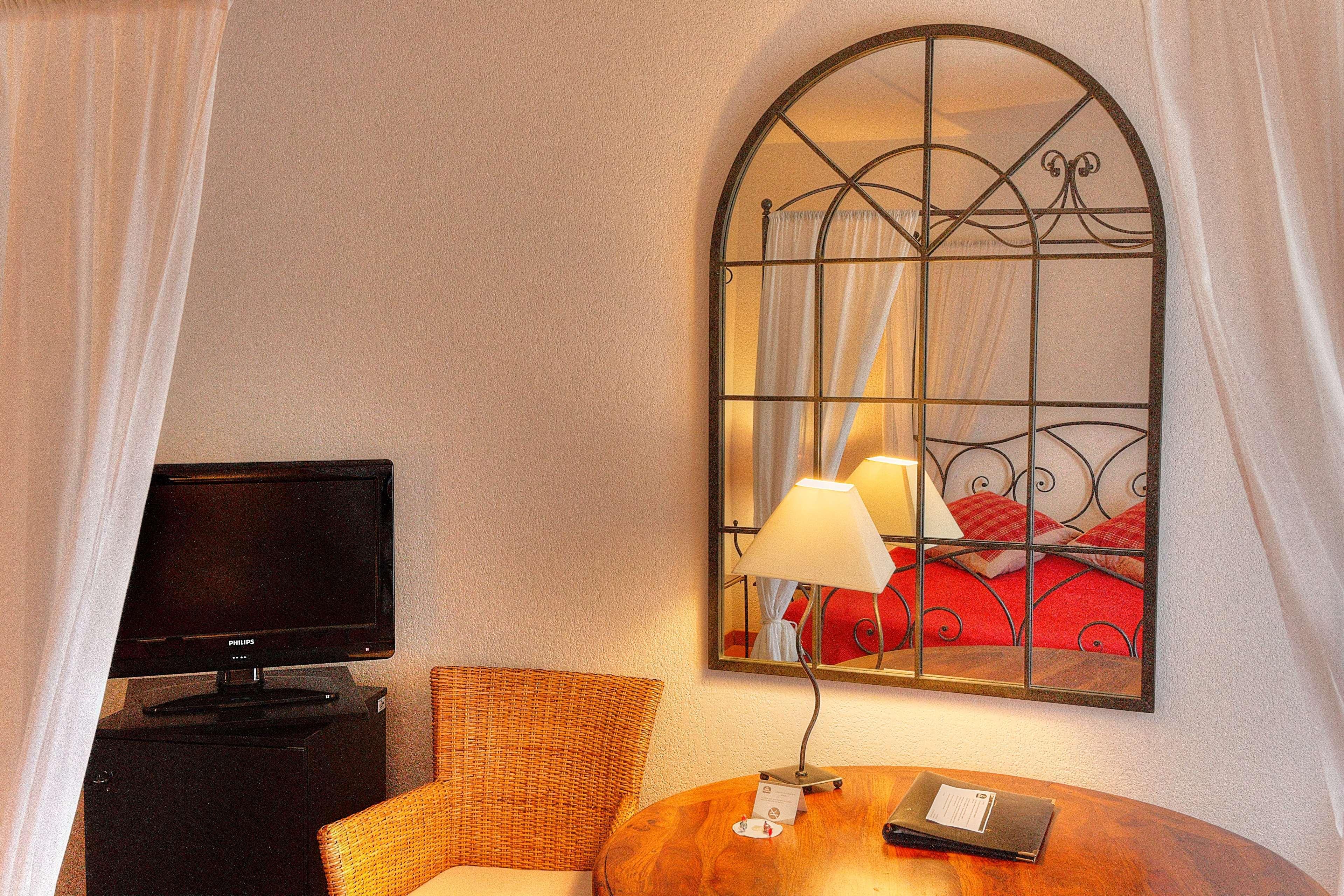 Best Western L'Orangerie Nîmes Exteriör bild